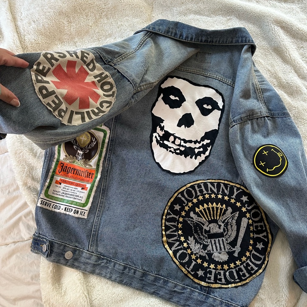 Jean jacket - Picture 2 of 13